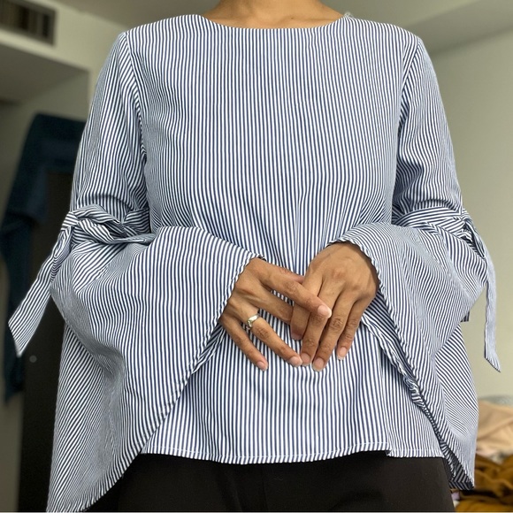 Blue and white bell sleeve blouse - Picture 5 of 5